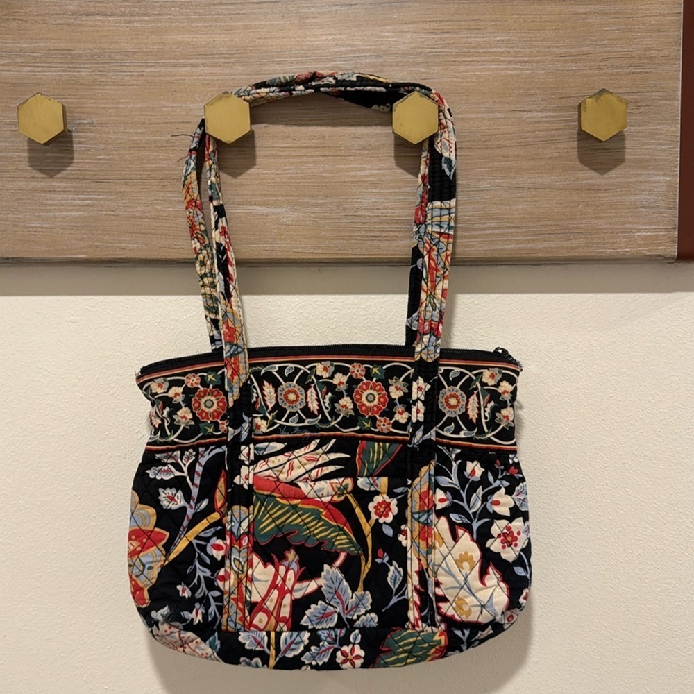 Vera Bradley - Quilted Hand Bag - Black Floral - Zipper Closure